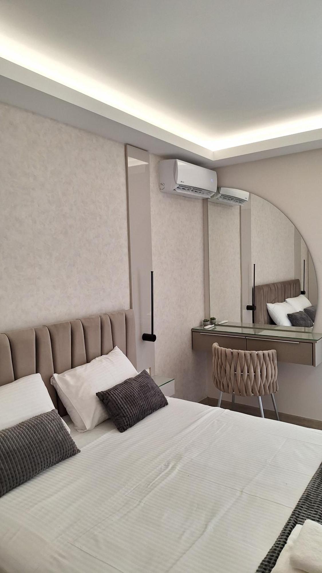 Nephos, By Miorah Selections Apartment *