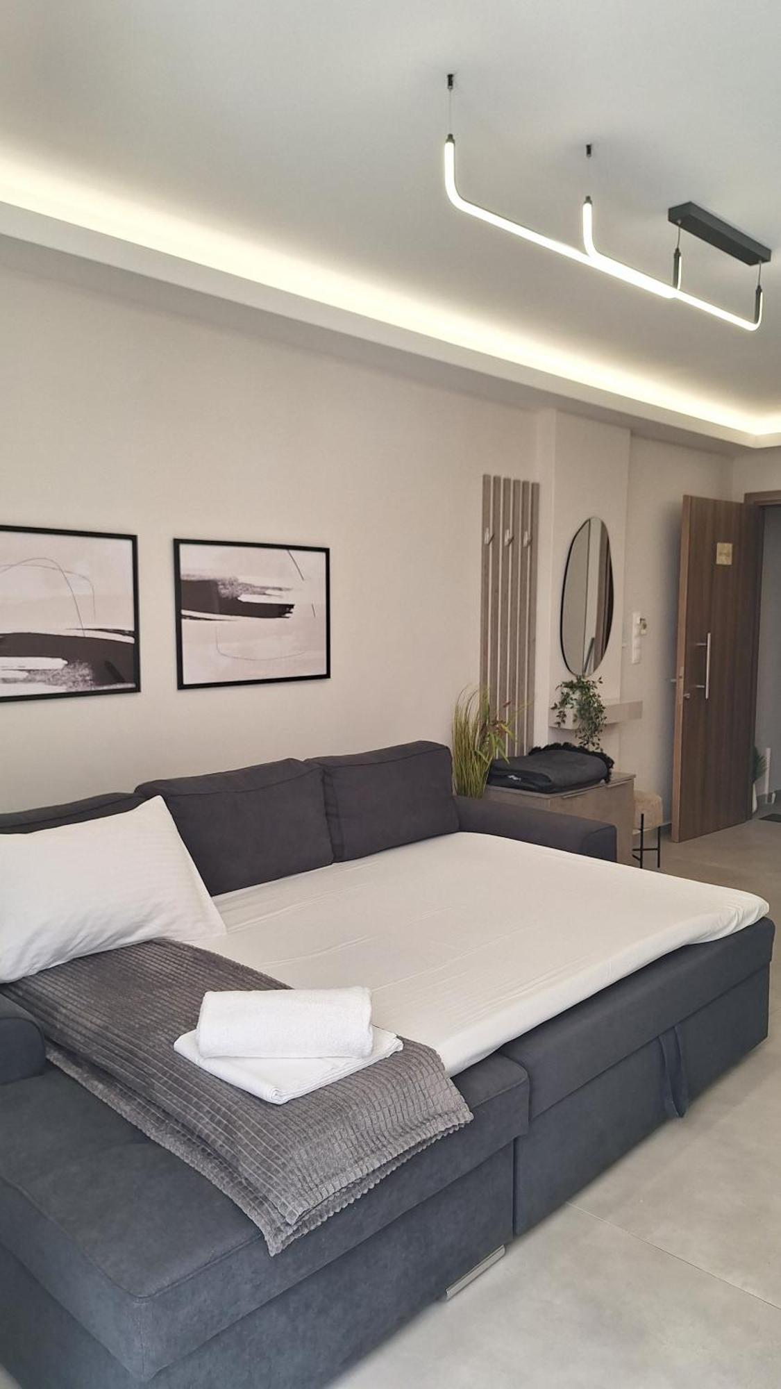 Nephos, By Miorah Selections Apartment *